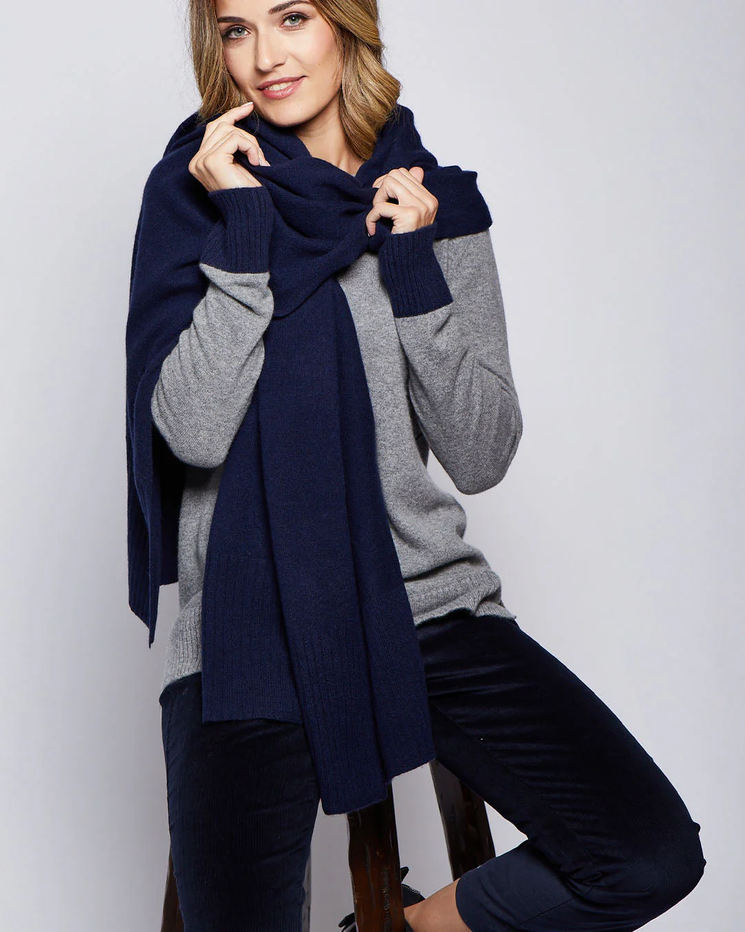 Cashmere Travel Wrap - Image 4