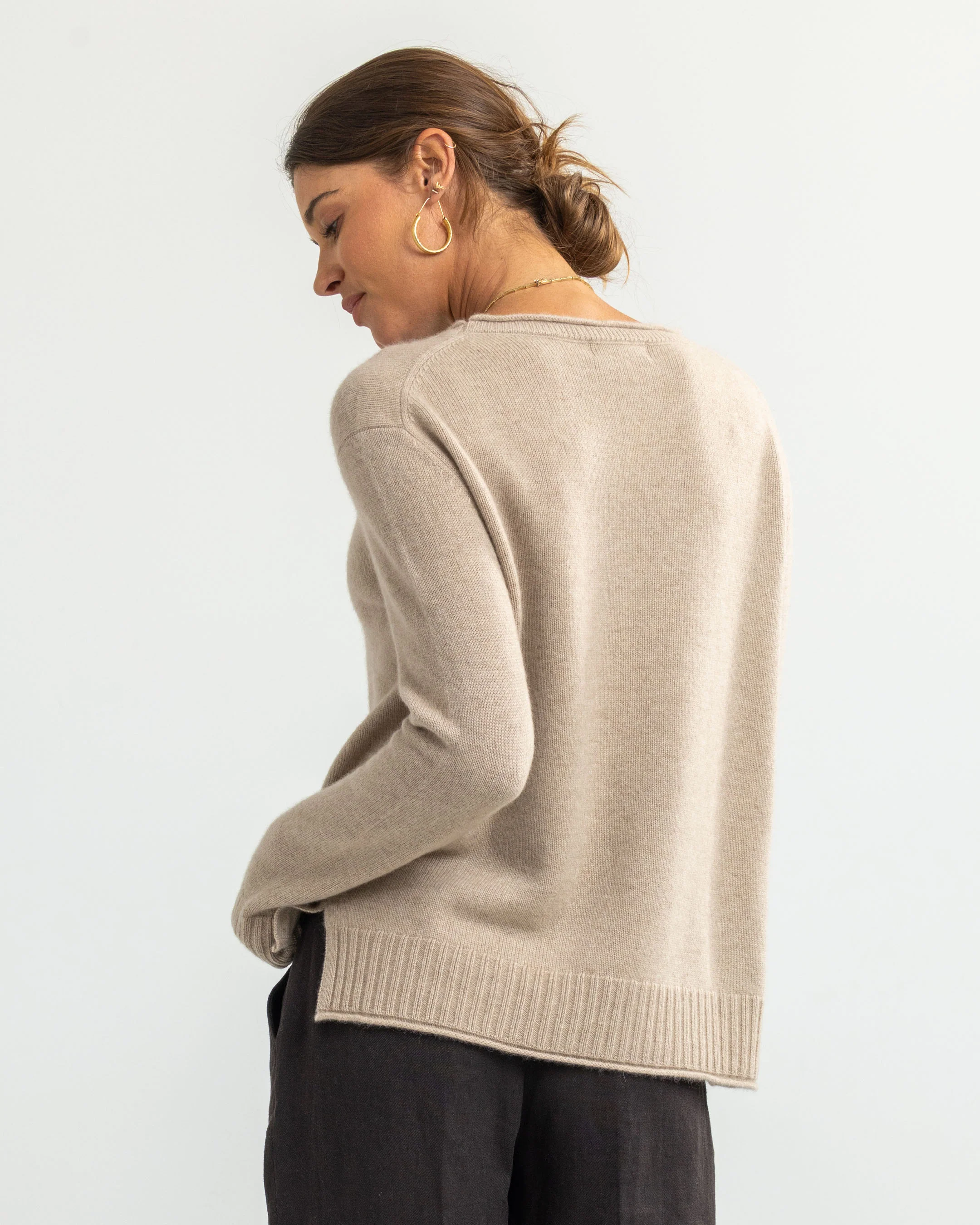 Essential Cashmere Crew - Image 14