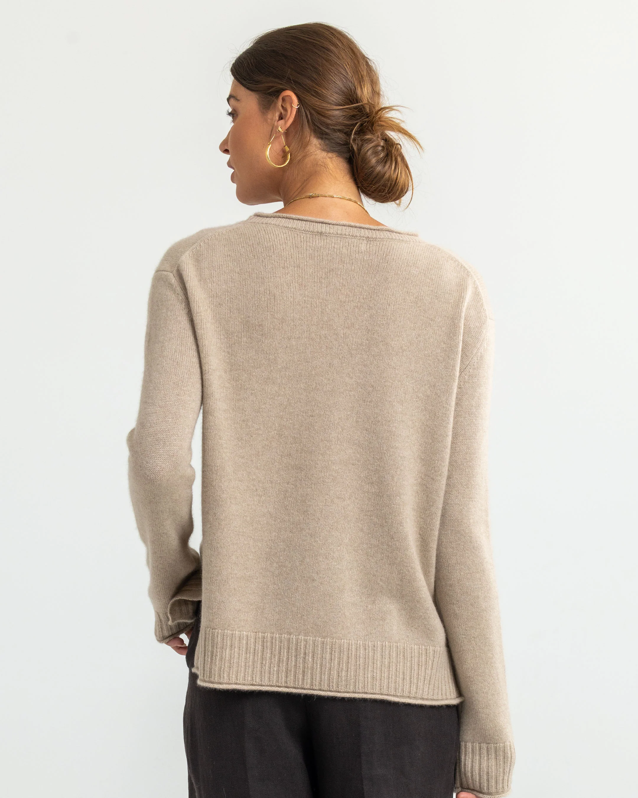 Essential Cashmere Crew - Image 17