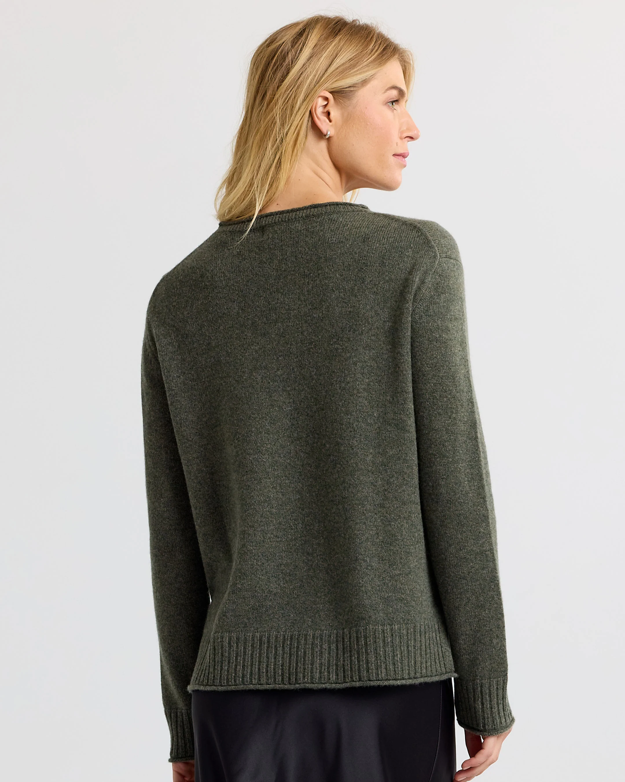 Essential Cashmere Crew - Image 11