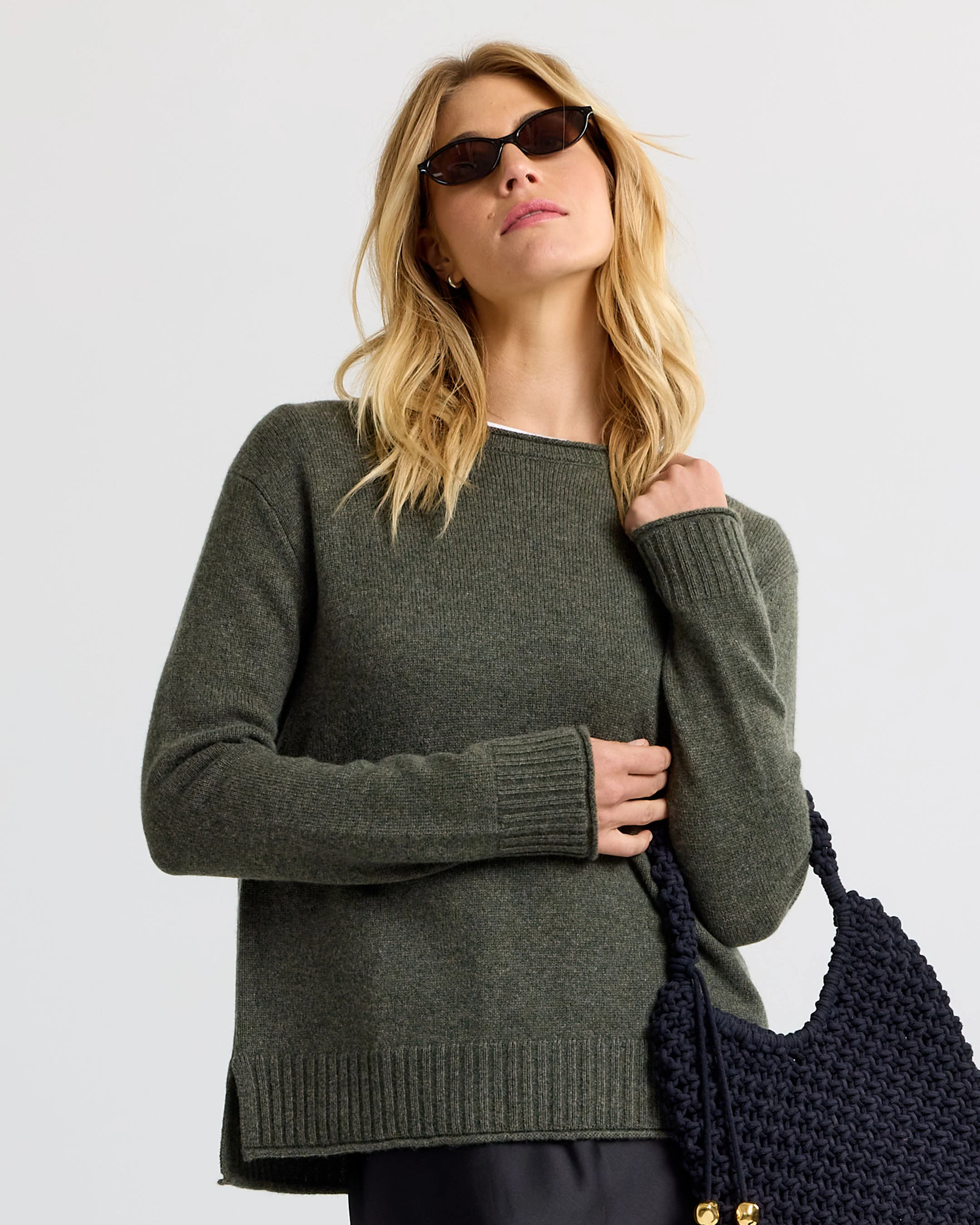 Essential Cashmere Crew - Image 12
