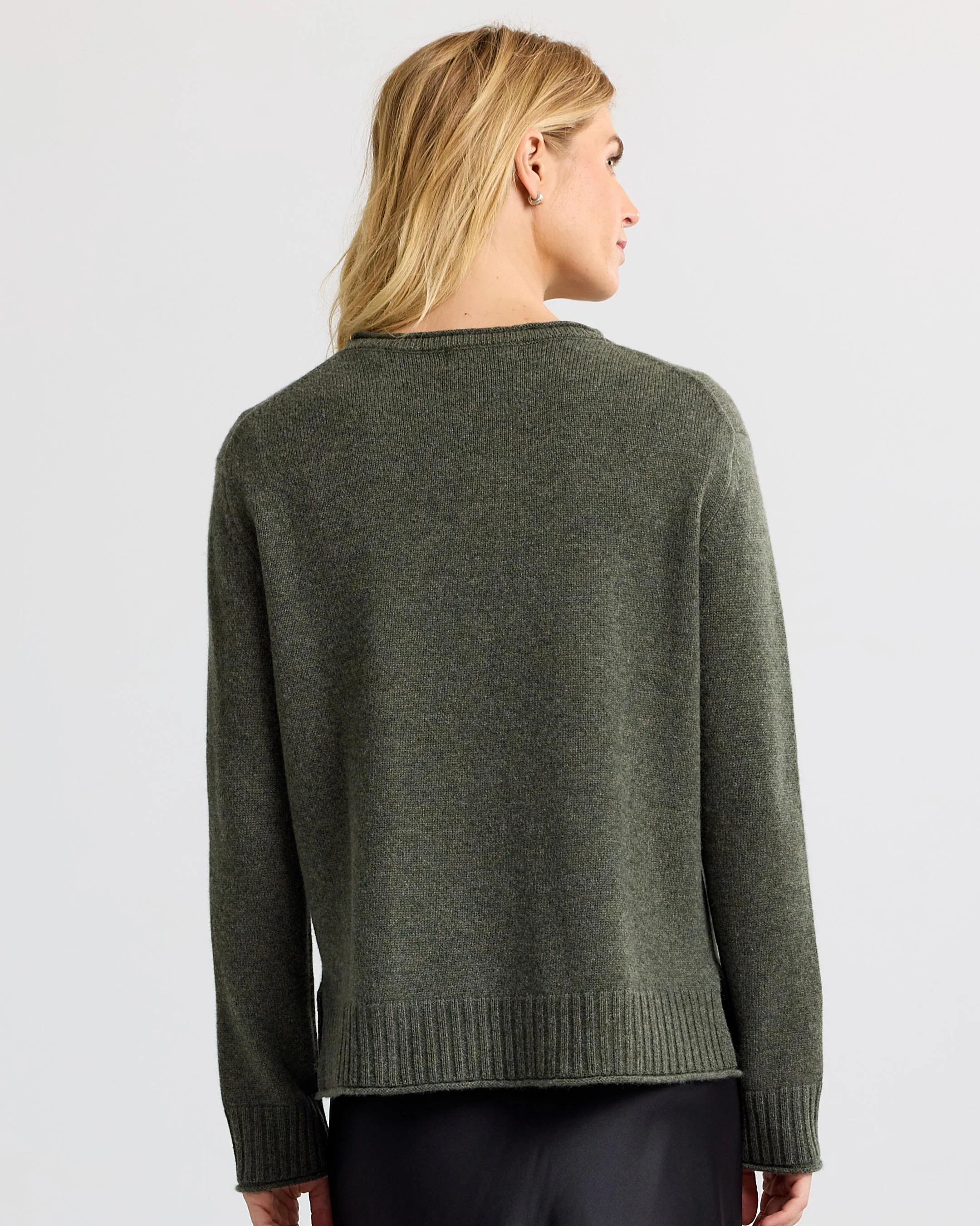 Essential Cashmere Crew - Image 13