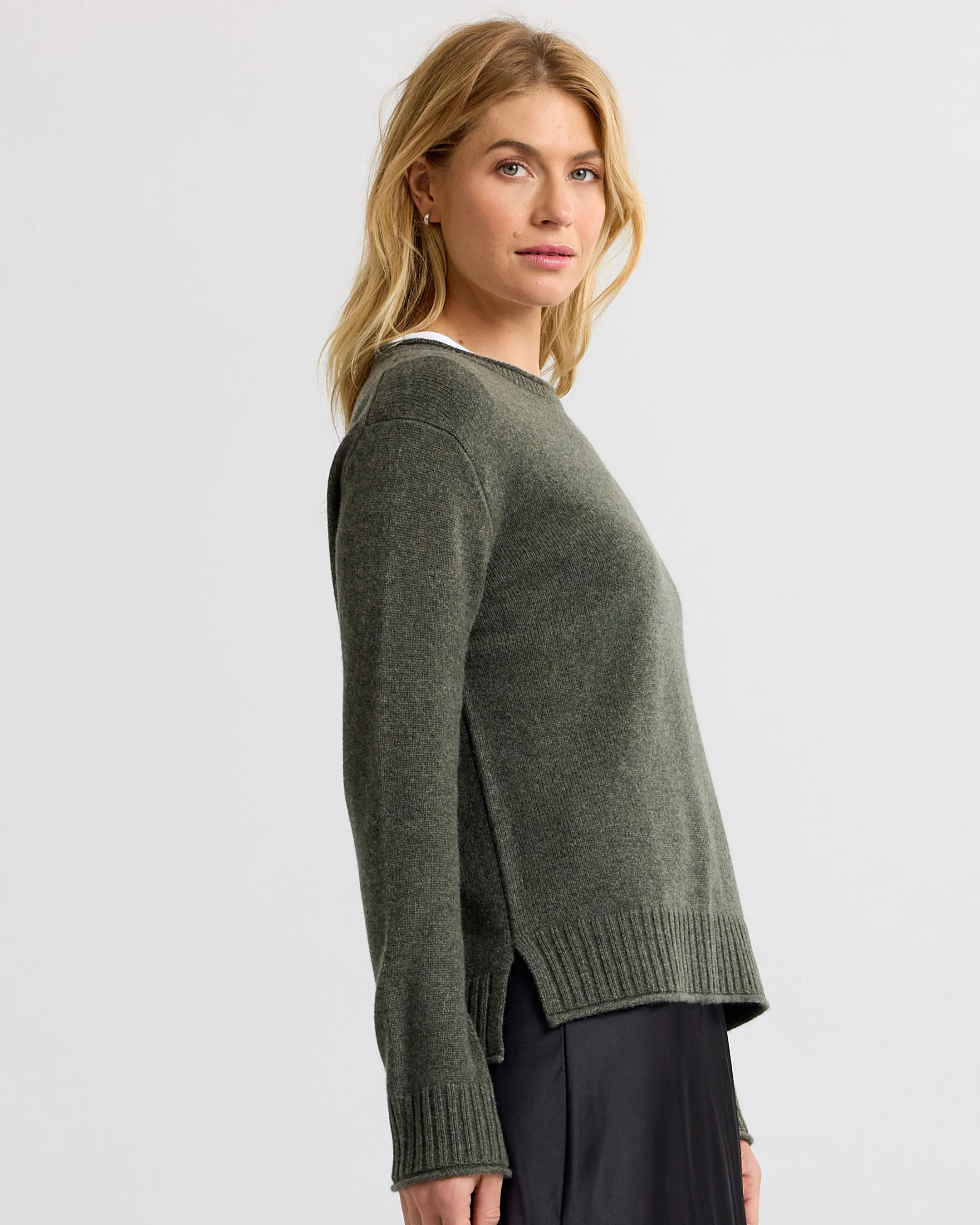 Essential Cashmere Crew - Image 3