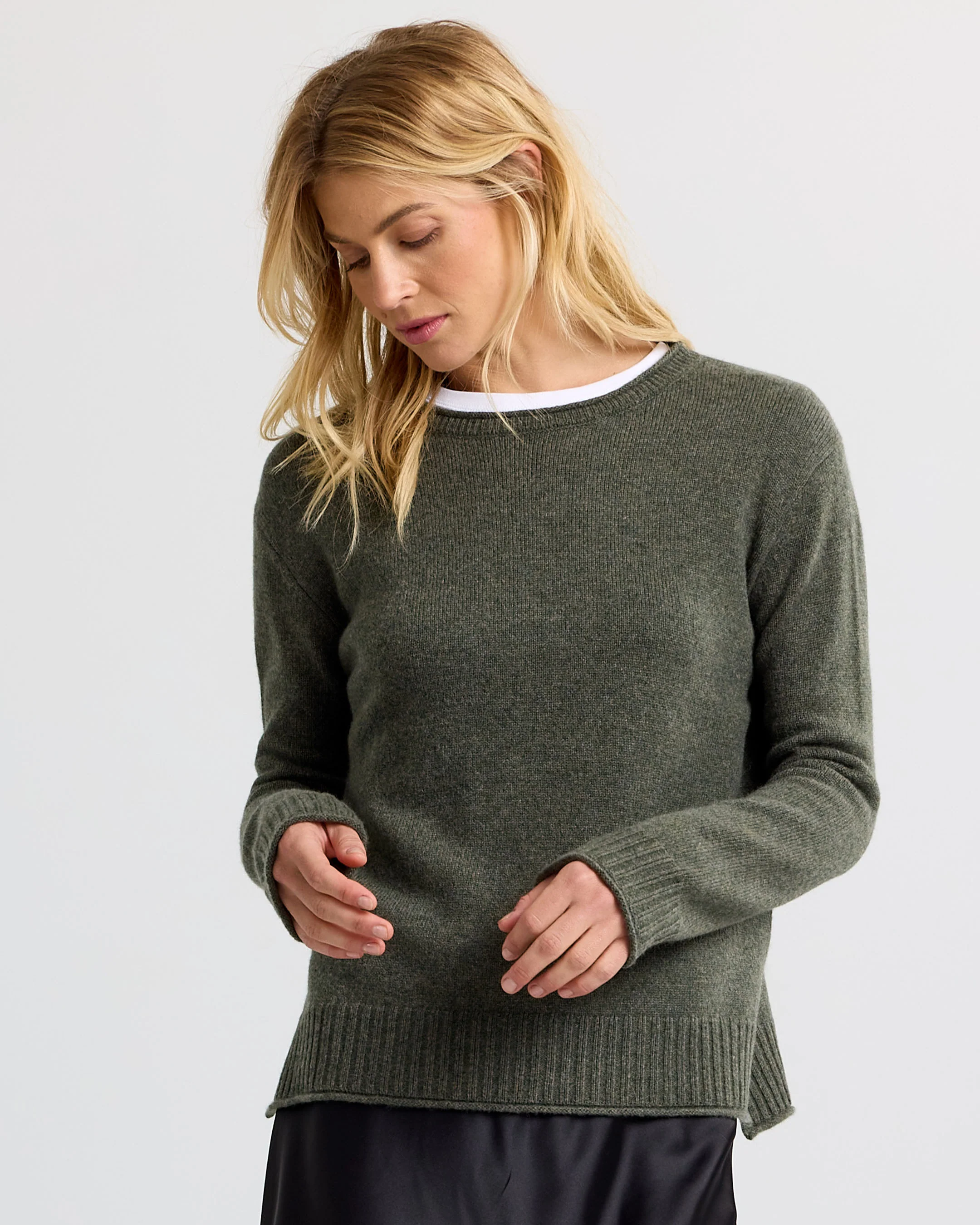 Essential Cashmere Crew - Image 7