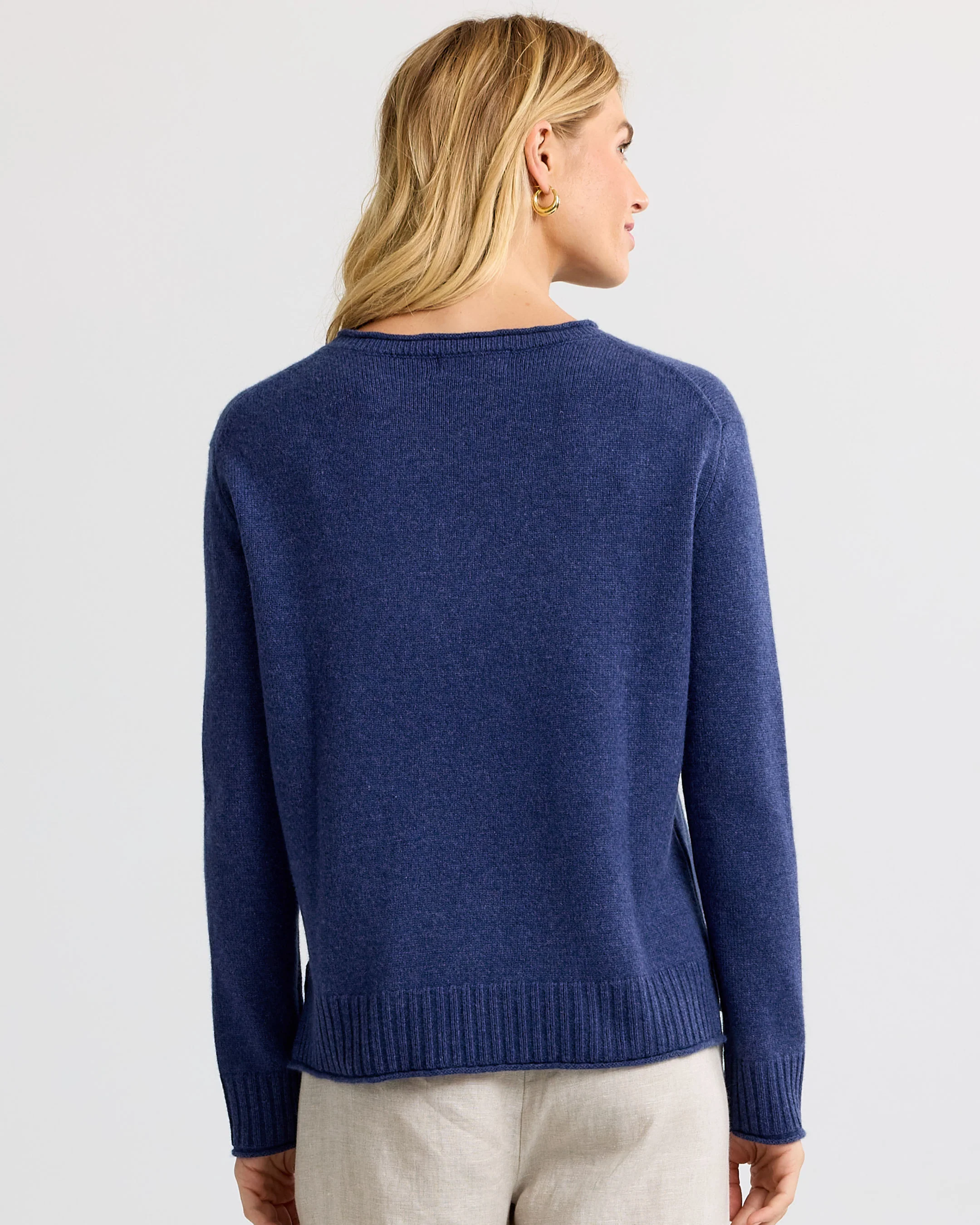 Essential Cashmere Crew - Image 5