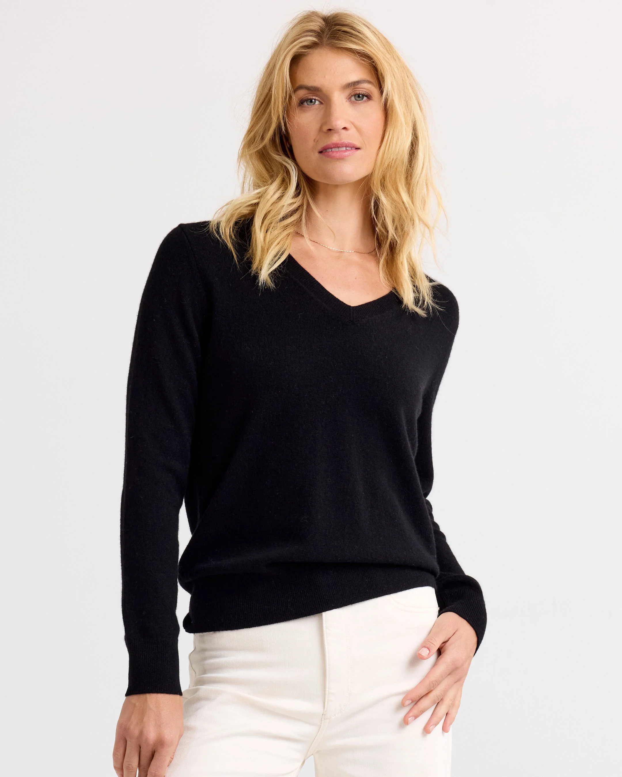 Essential Cashmere V-Neck - Image 4