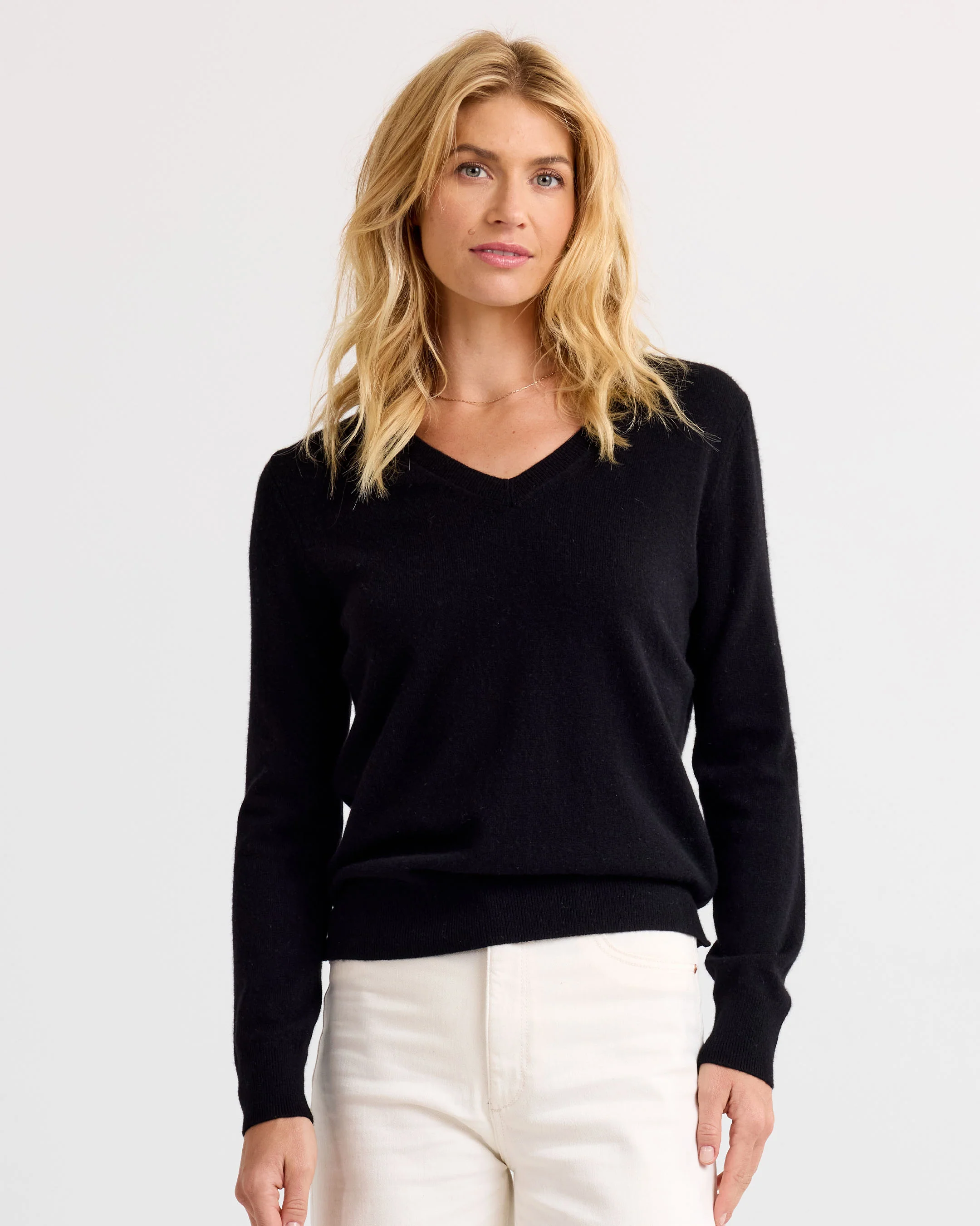 Essential Cashmere V-Neck - Image 8