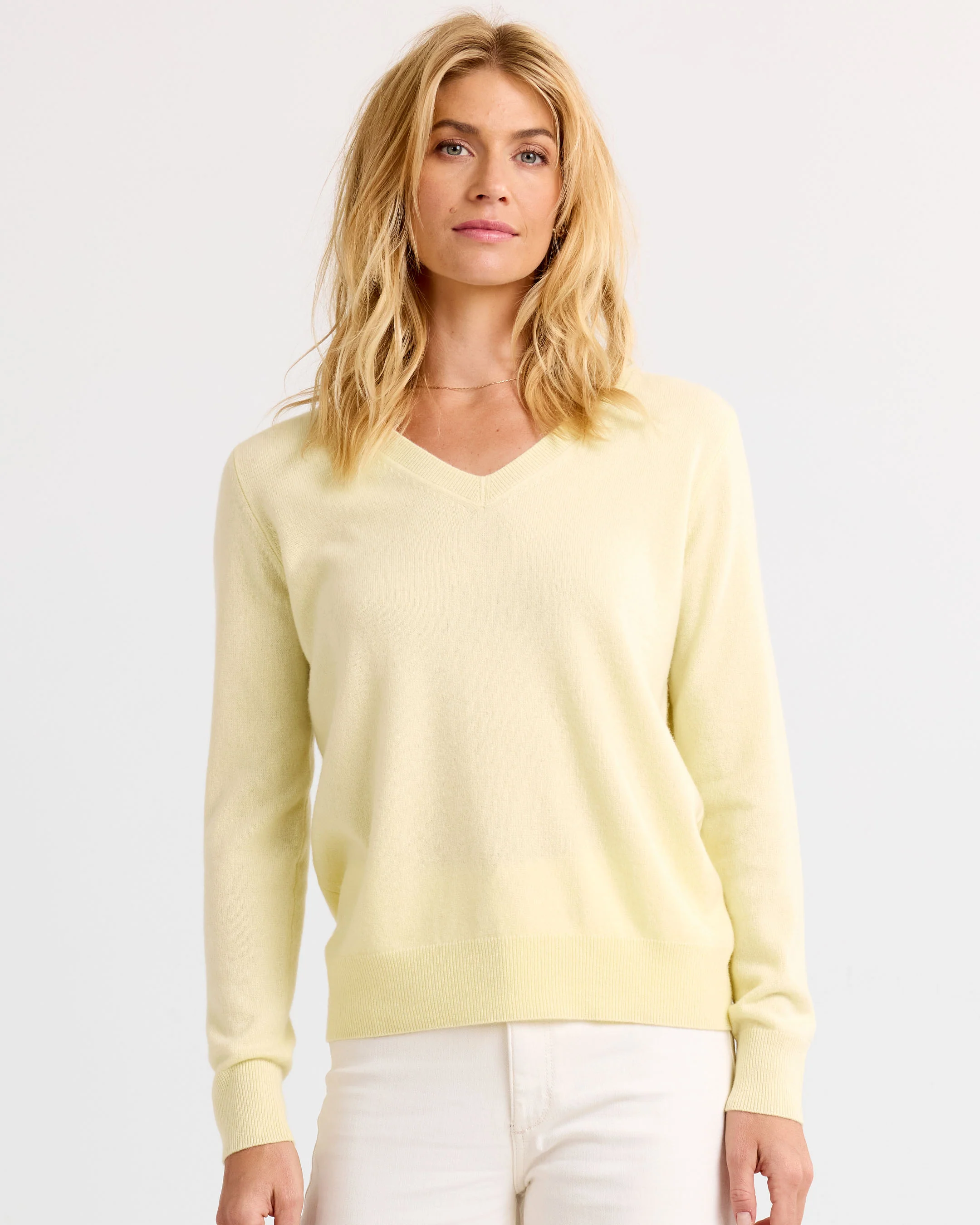 Essential Cashmere V-Neck - Image 7