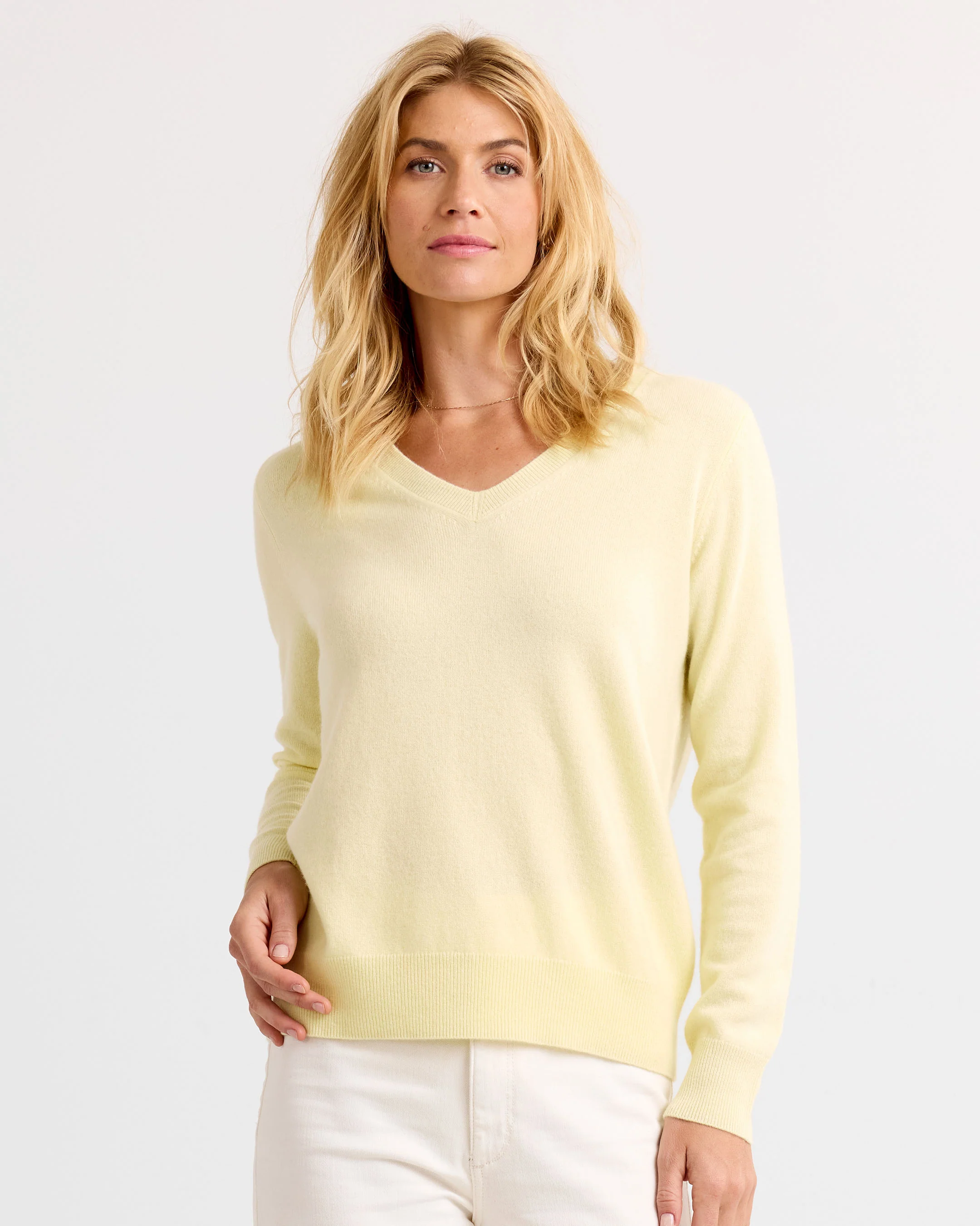 Essential Cashmere V-Neck - Image 8