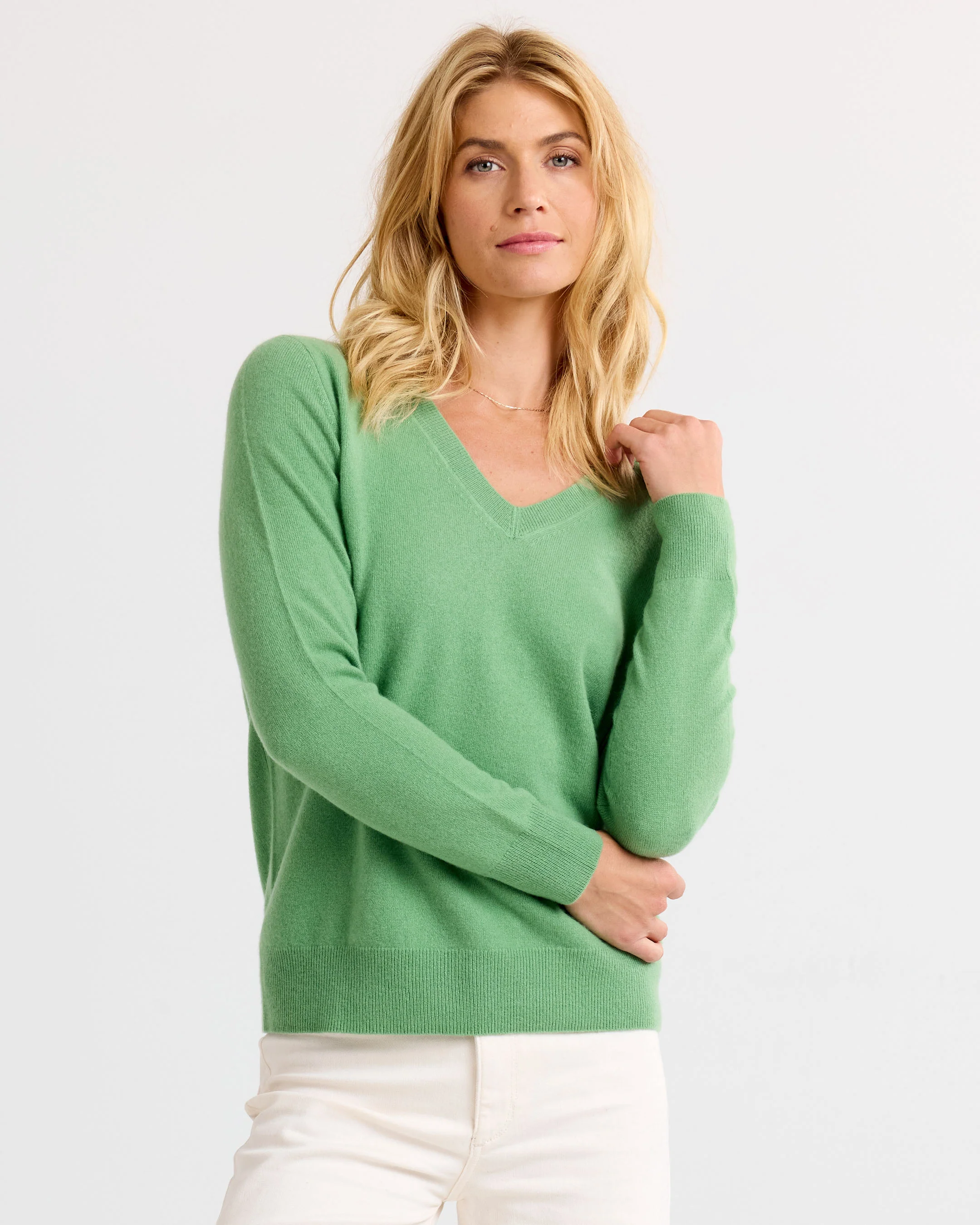 Essential Cashmere V-Neck - Image 8