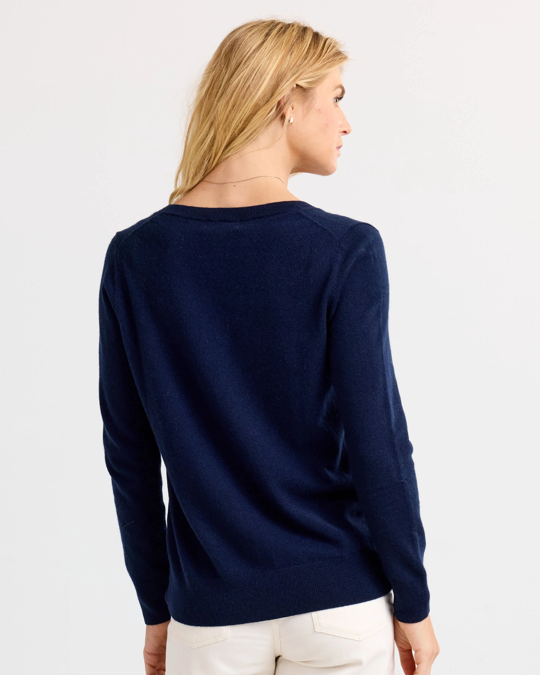 Essential Cashmere V-Neck - Image 5