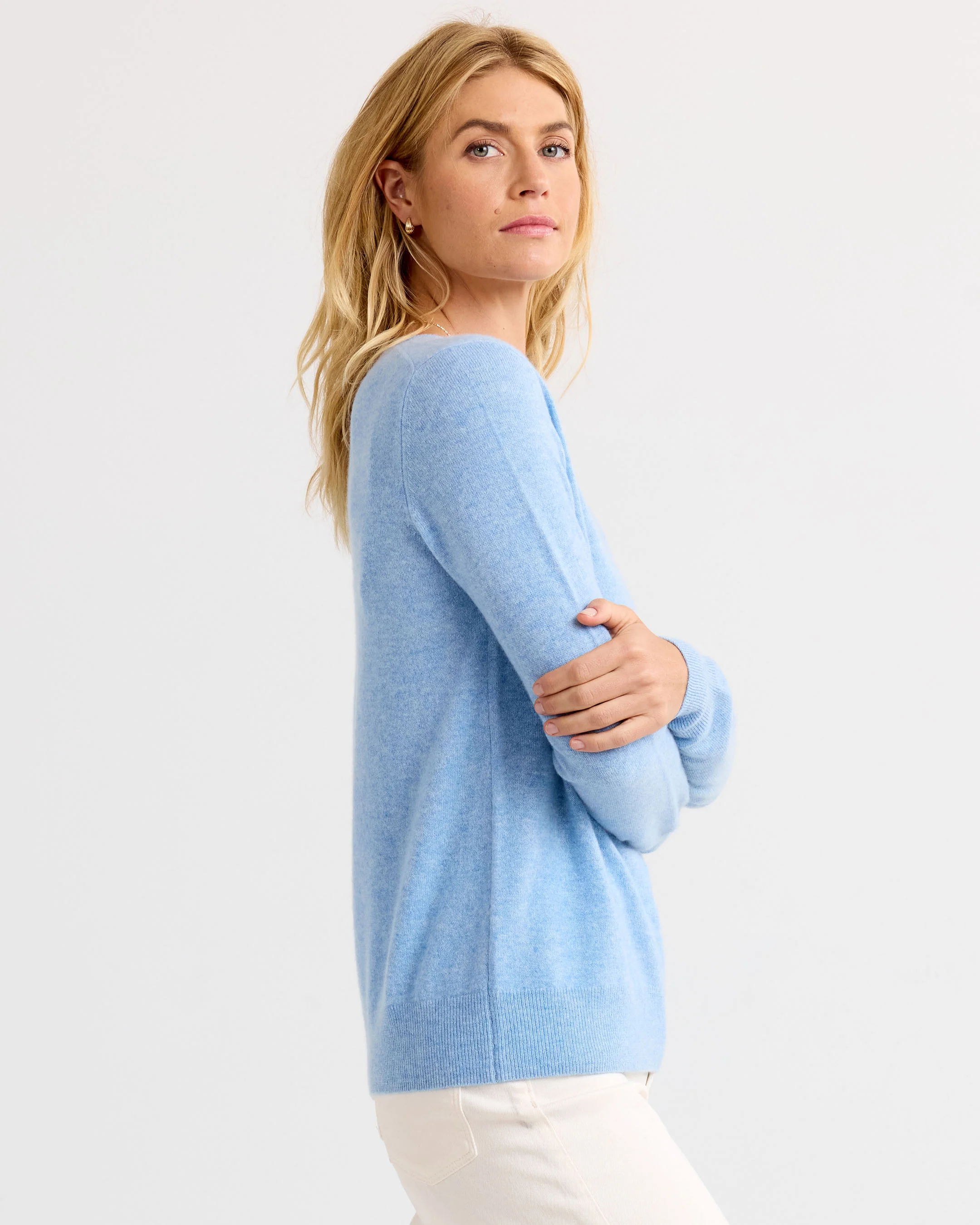 Essential Cashmere V-Neck - Image 3