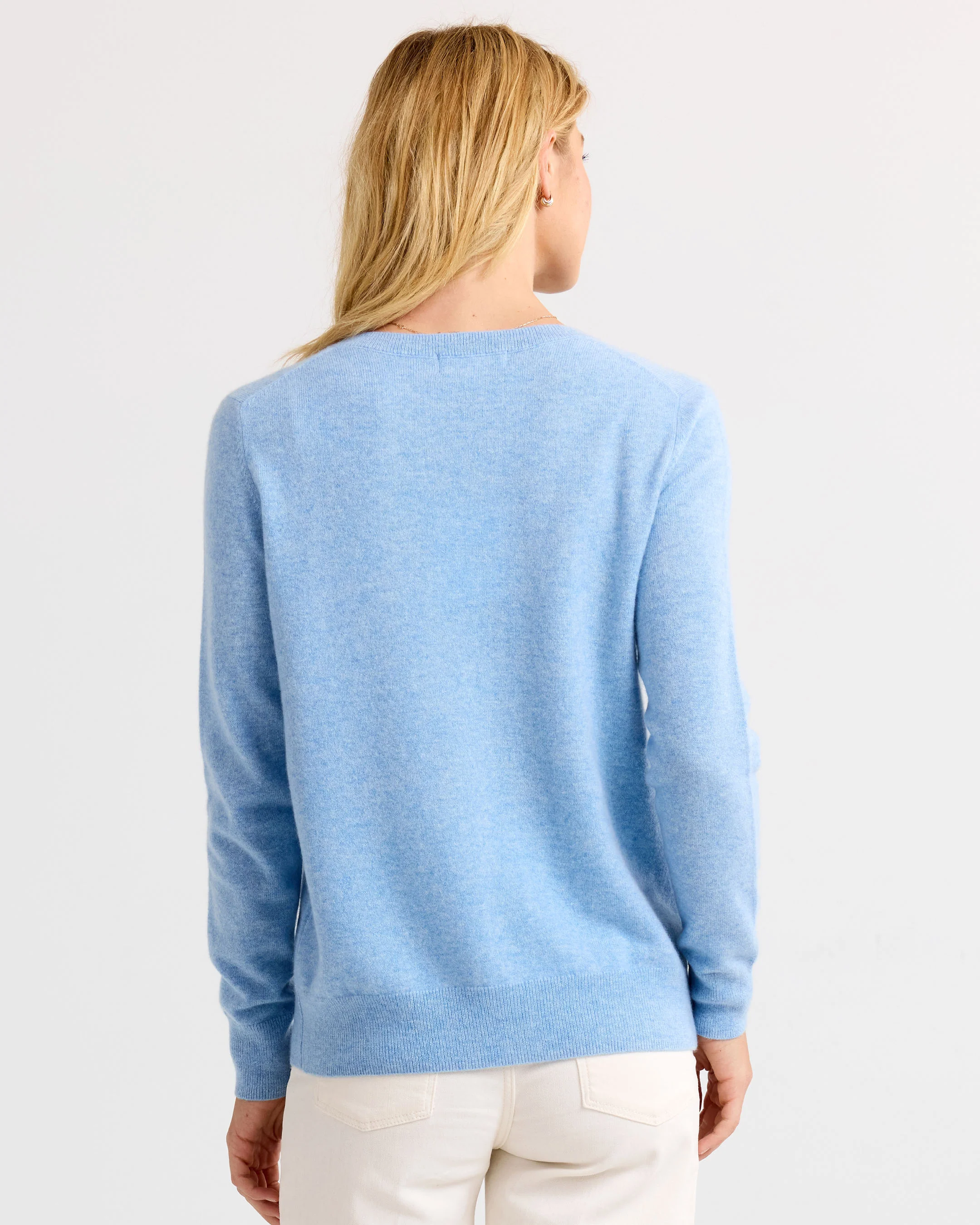 Essential Cashmere V-Neck - Image 6