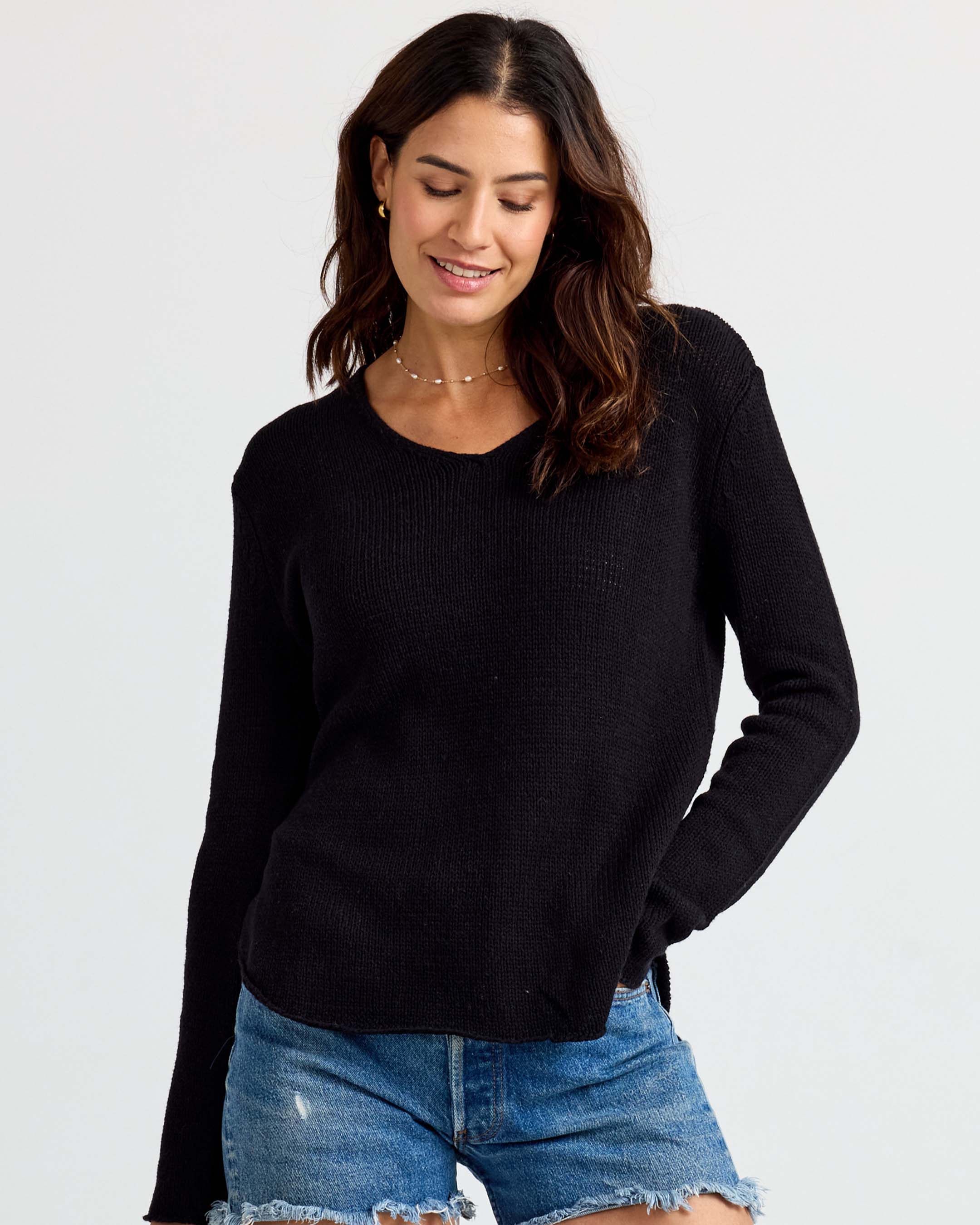 Round Edge V-Neck - Image 3