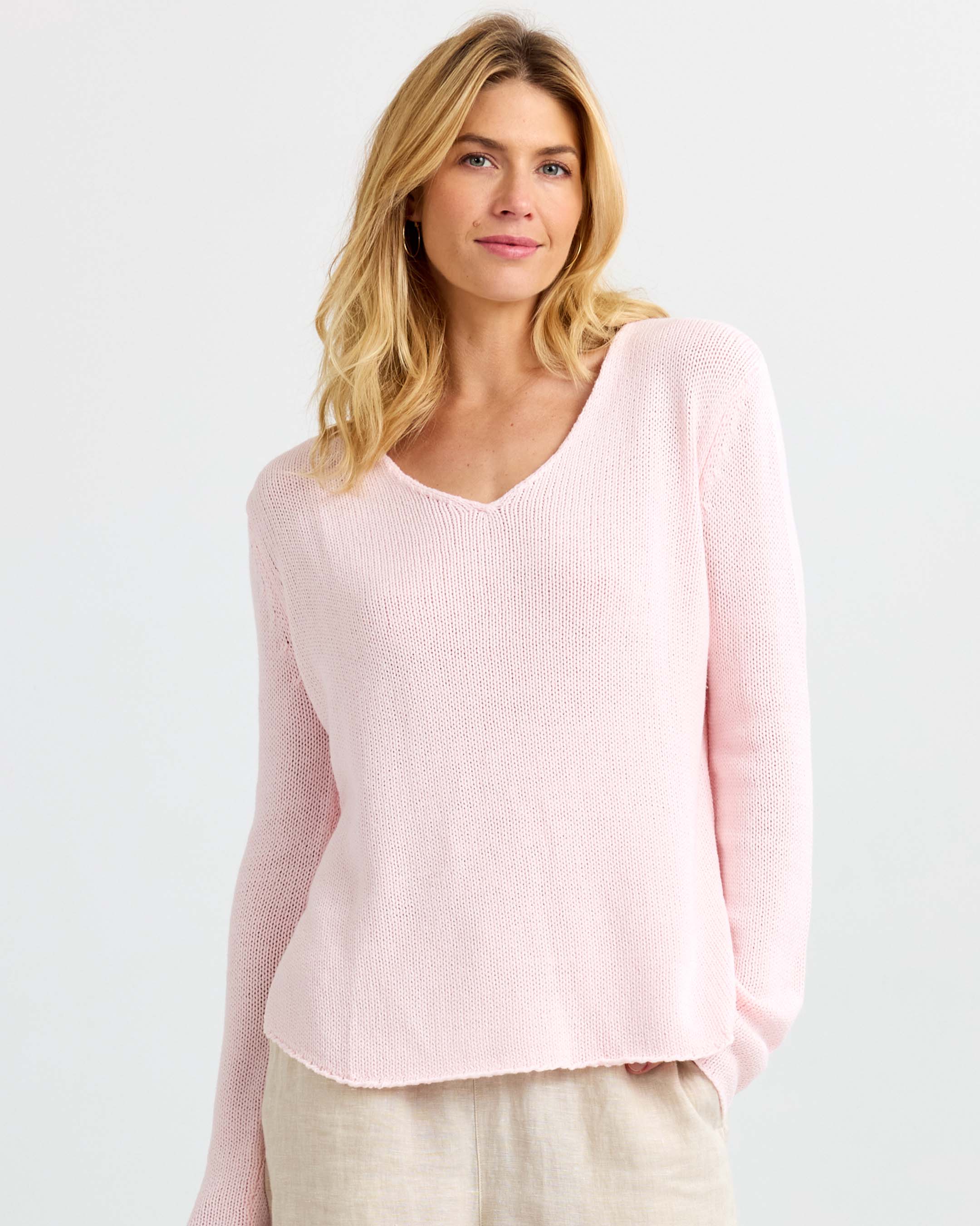 Round Edge V-Neck - Image 4