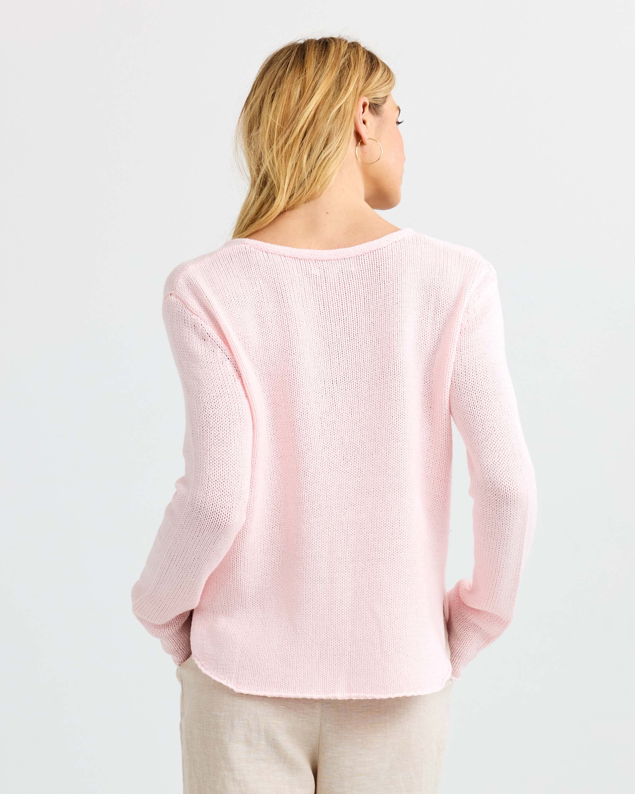Round Edge V-Neck - Image 7