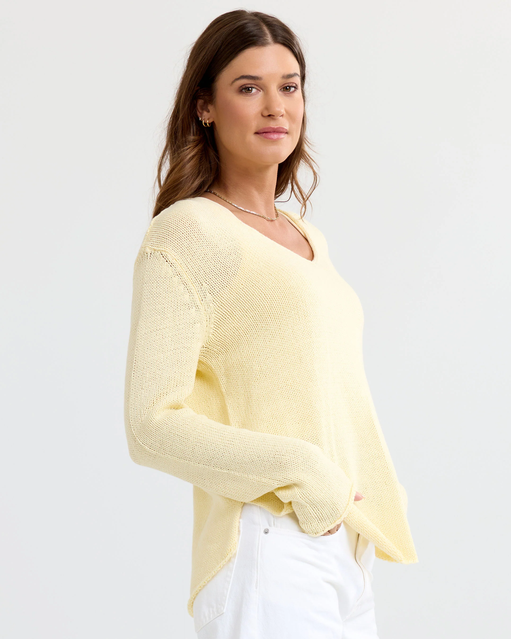 Round Edge V-Neck - Image 3