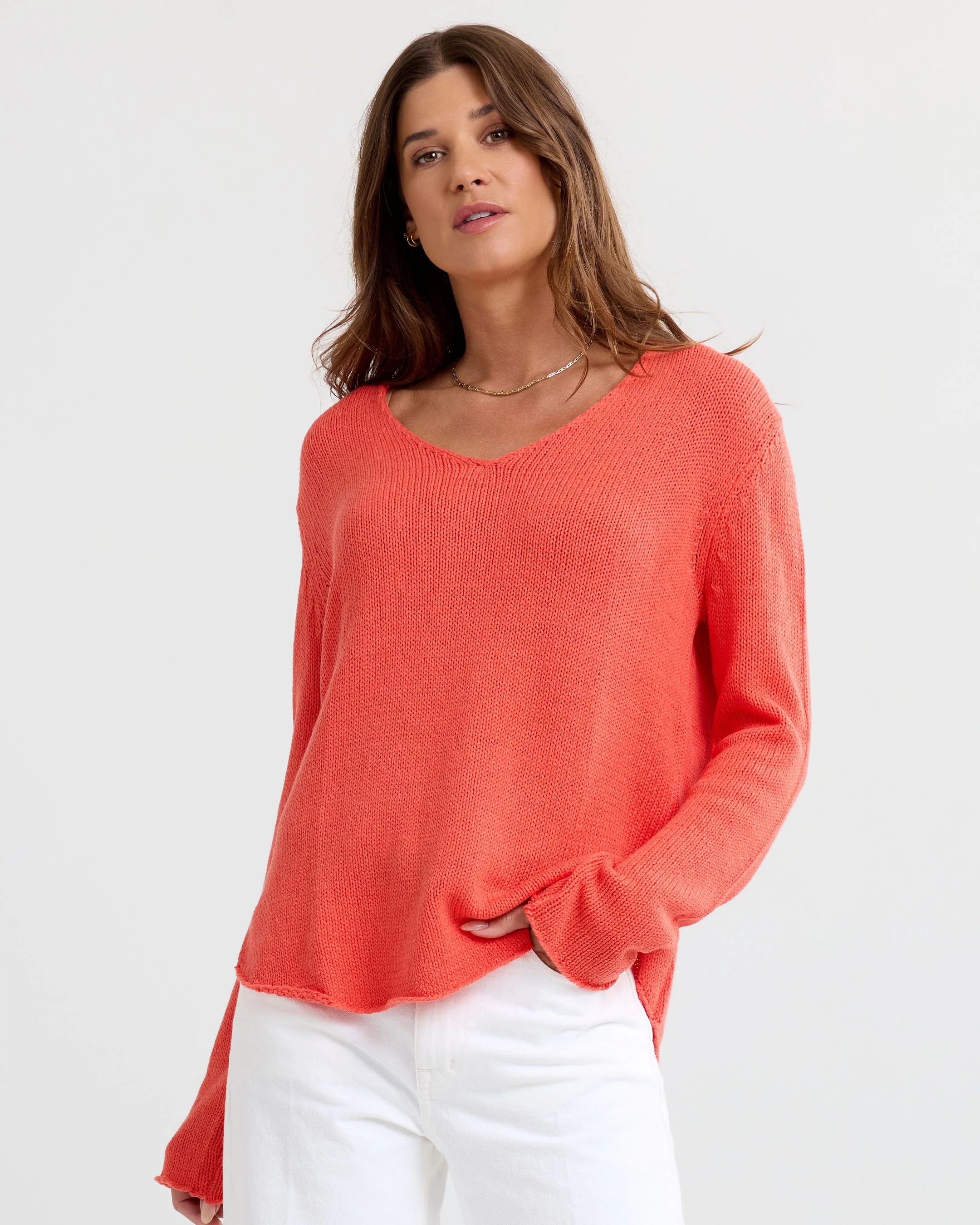 Round Edge V-Neck - Image 4