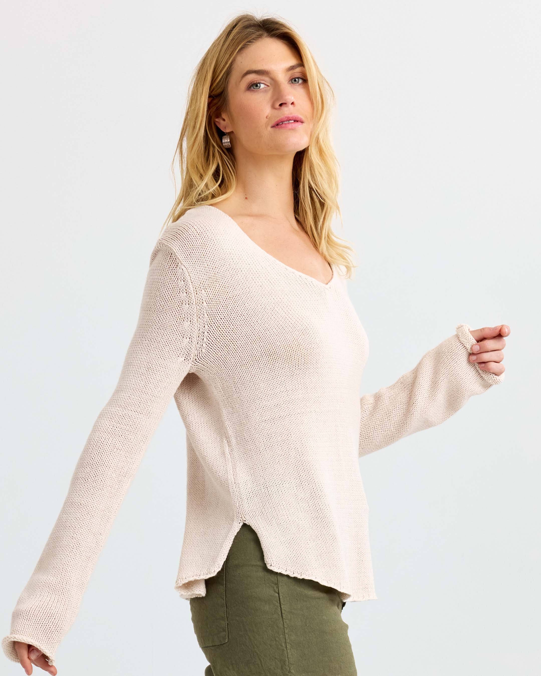 Round Edge V-Neck - Image 4