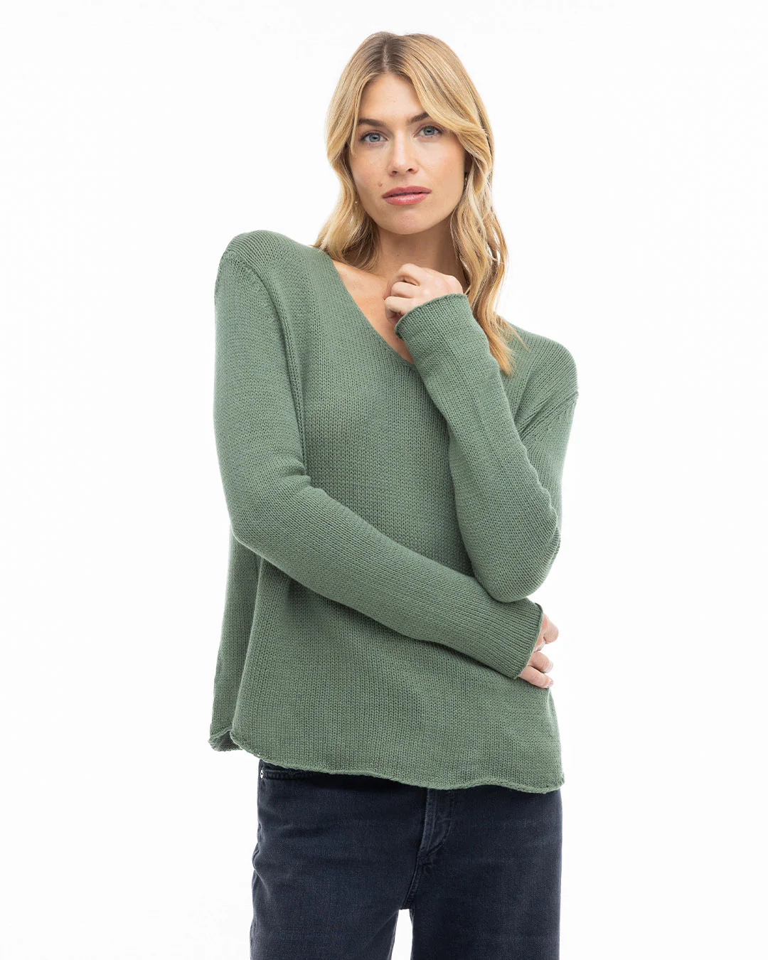 Round Edge V-Neck - Image 4