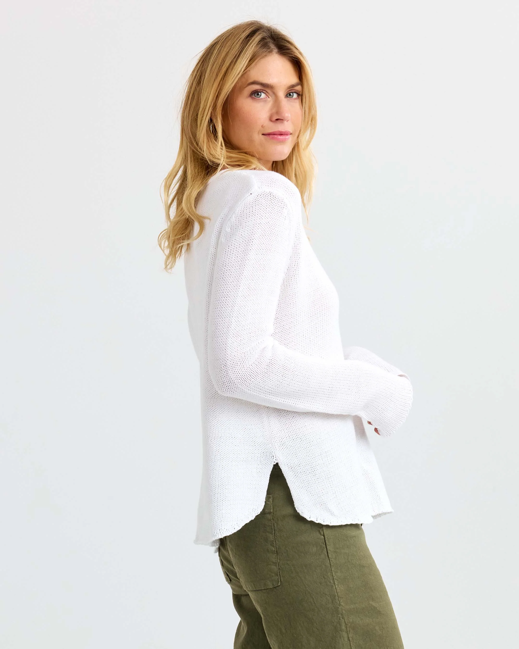 Round Edge V-Neck - Image 5